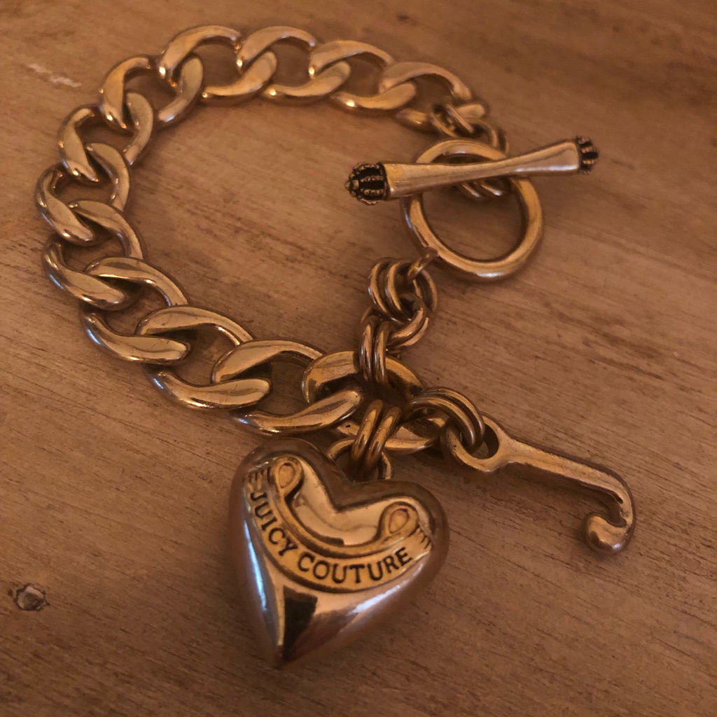 Juicy Couture Womens Gold Link Toggle Bracelet 15$